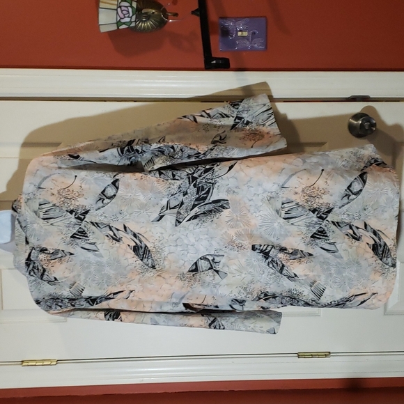 Improved Living button up Blouse - Picture 5 of 9